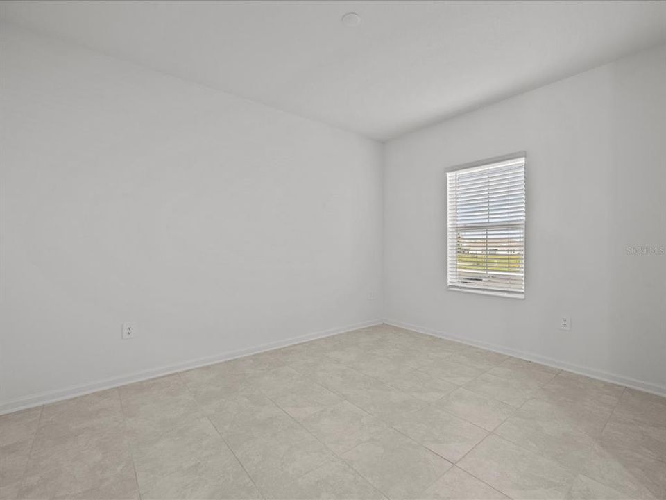 For Rent: $3,000 (5 beds, 3 baths, 2524 Square Feet)
