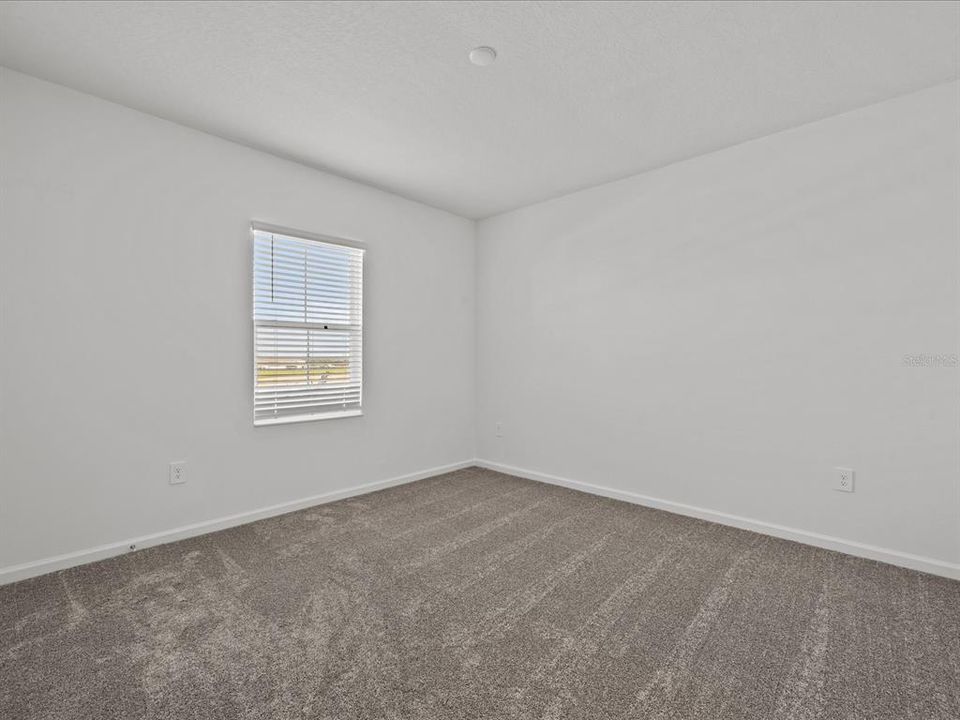 For Rent: $3,000 (5 beds, 3 baths, 2524 Square Feet)