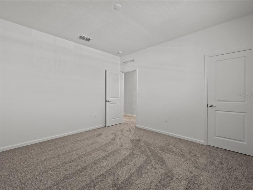 For Rent: $3,000 (5 beds, 3 baths, 2524 Square Feet)