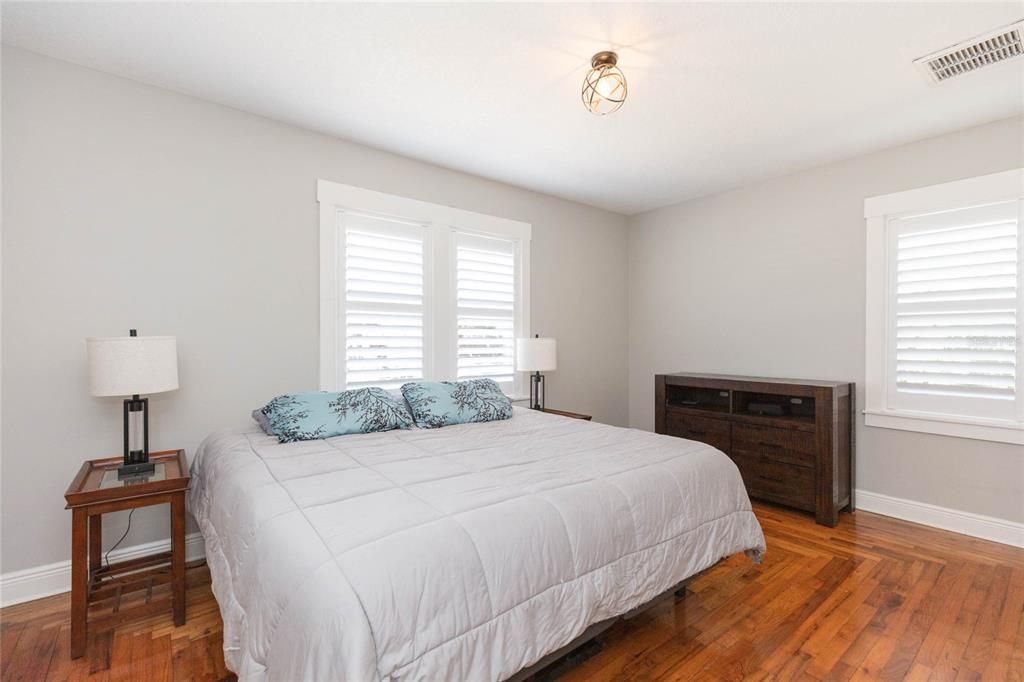 For Sale: $875,000 (4 beds, 3 baths, 1793 Square Feet)