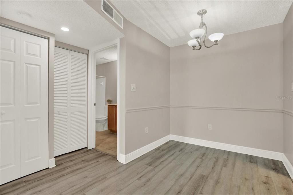 For Sale: $139,000 (1 beds, 1 baths, 598 Square Feet)