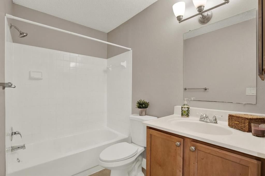 For Sale: $139,000 (1 beds, 1 baths, 598 Square Feet)