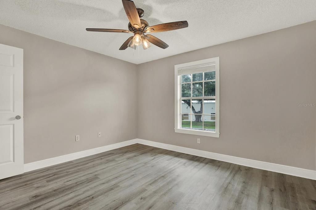 For Sale: $139,000 (1 beds, 1 baths, 598 Square Feet)