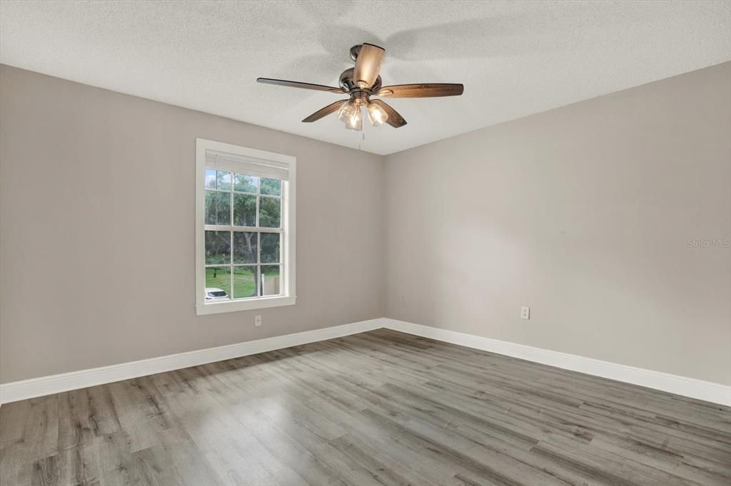 For Sale: $139,000 (1 beds, 1 baths, 598 Square Feet)