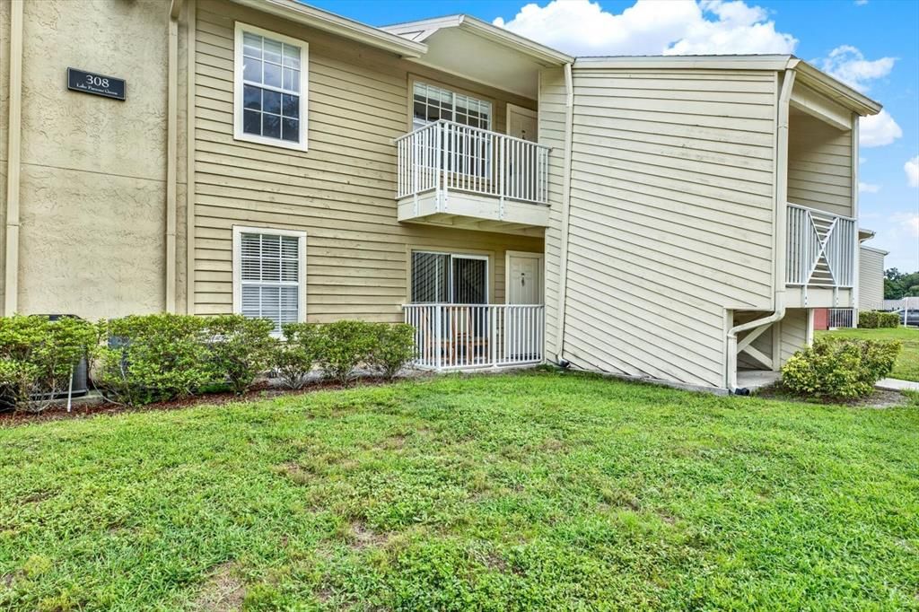 For Sale: $139,000 (1 beds, 1 baths, 598 Square Feet)