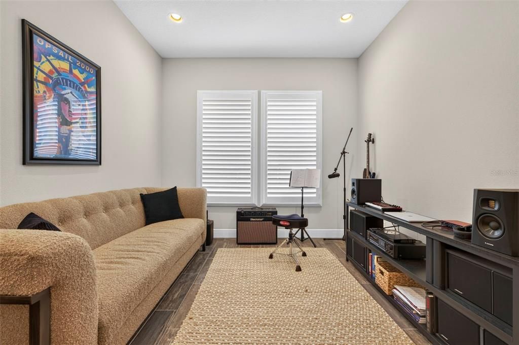 For Sale: $625,000 (3 beds, 2 baths, 2755 Square Feet)