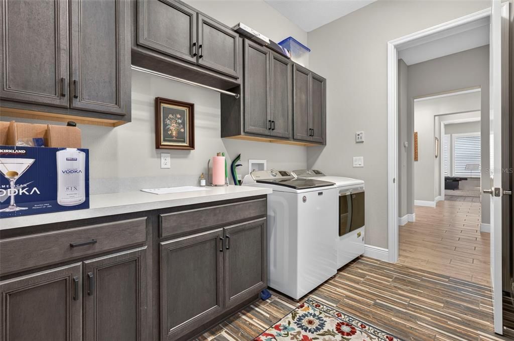 For Sale: $625,000 (3 beds, 2 baths, 2755 Square Feet)