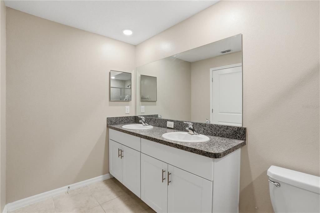En Venta: $242,000 (3 camas, 2 baños, 1663 Pies cuadrados)