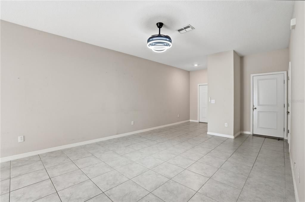 En Venta: $242,000 (3 camas, 2 baños, 1663 Pies cuadrados)