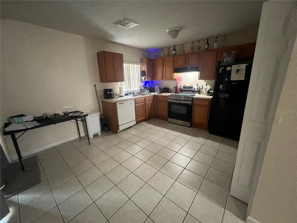 На продажу: $399,900 (4 спален, 0 ванн, 2224 Квадратных фут)