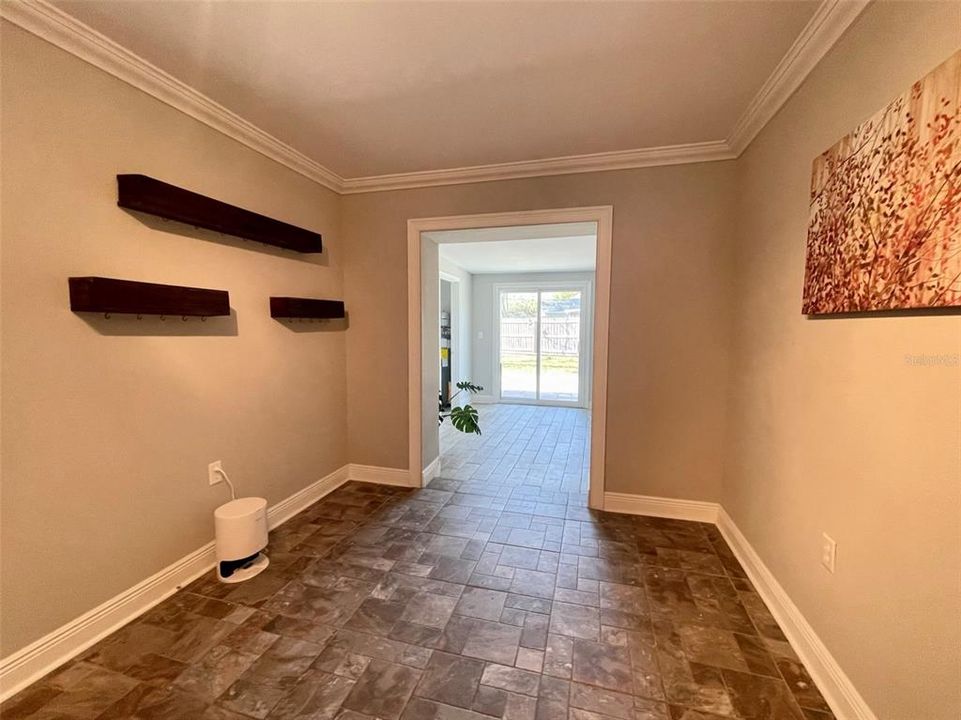 For Rent: $2,900 (3 beds, 2 baths, 1700 Square Feet)