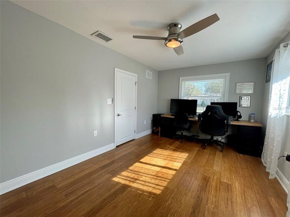 For Rent: $2,900 (3 beds, 2 baths, 1700 Square Feet)