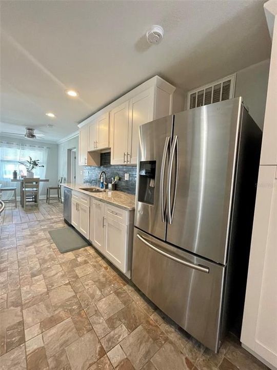 For Rent: $2,900 (3 beds, 2 baths, 1700 Square Feet)