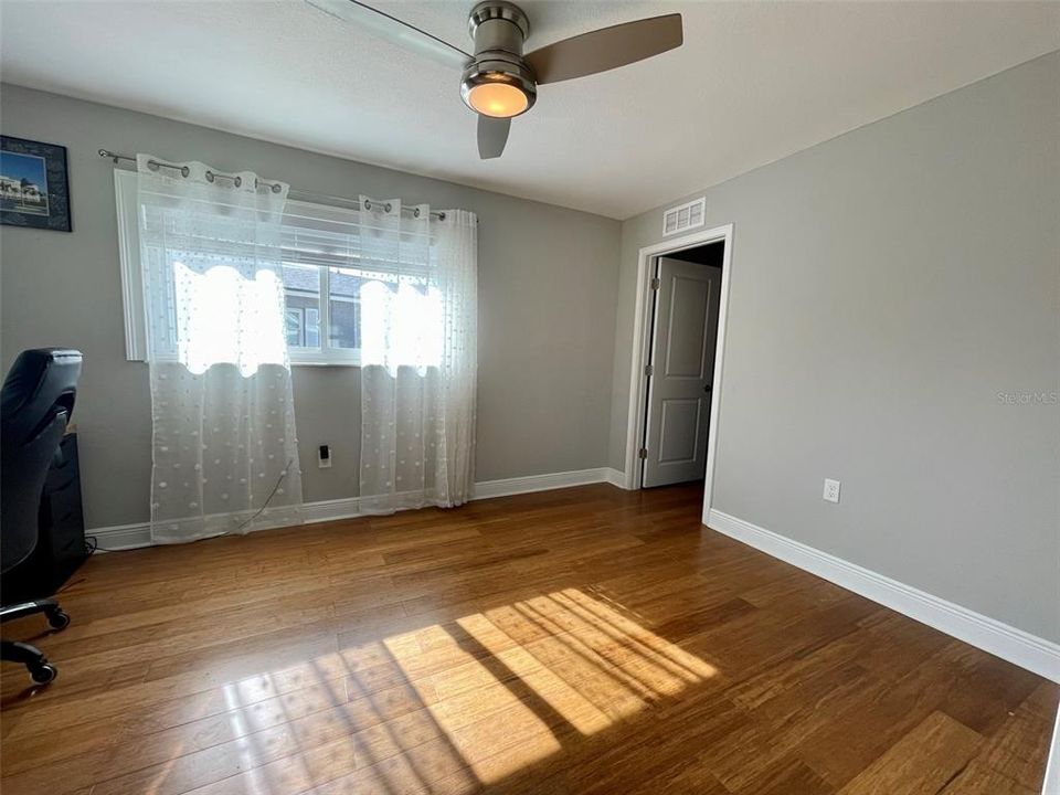 For Rent: $2,900 (3 beds, 2 baths, 1700 Square Feet)