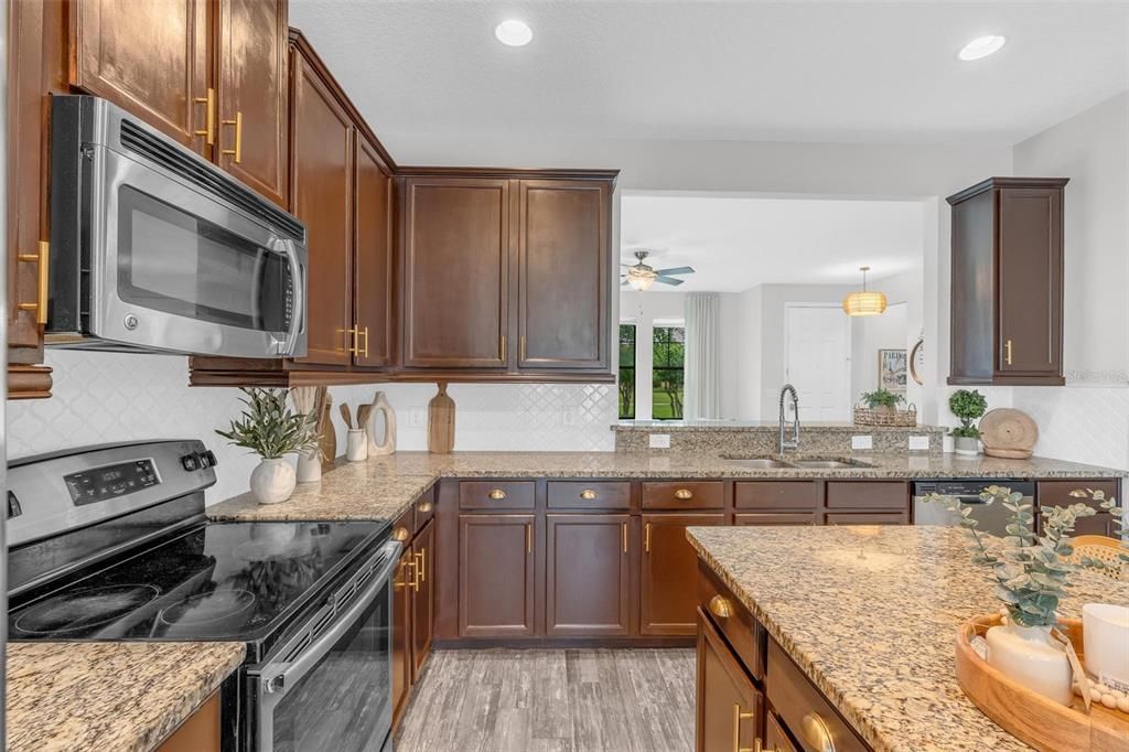 For Sale: $549,000 (4 beds, 3 baths, 2314 Square Feet)