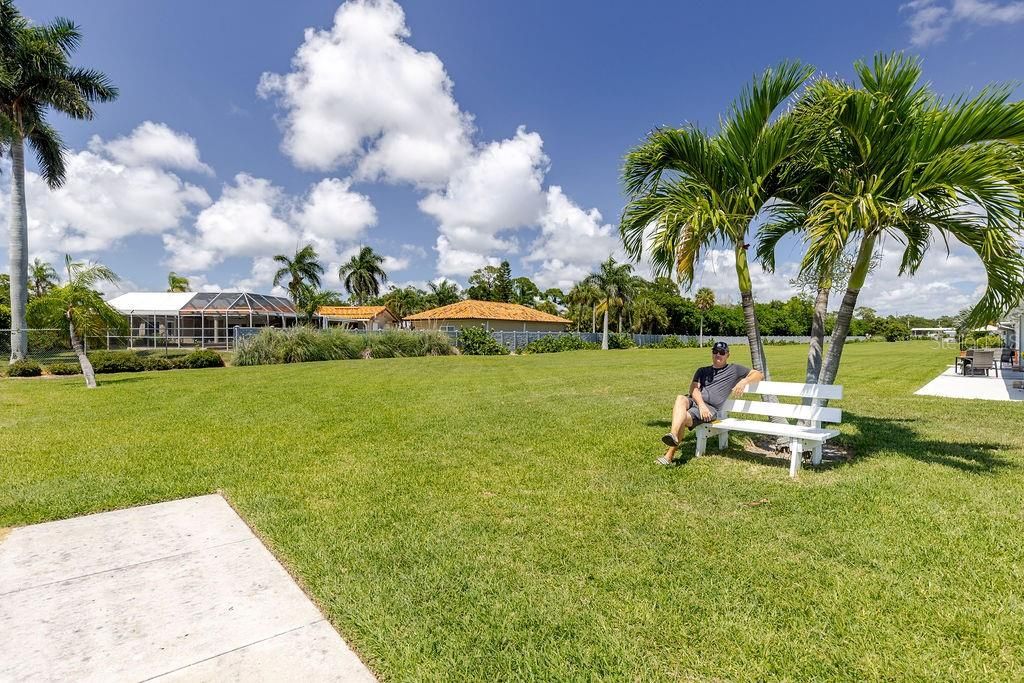For Sale: $325,000 (2 beds, 2 baths, 1400 Square Feet)