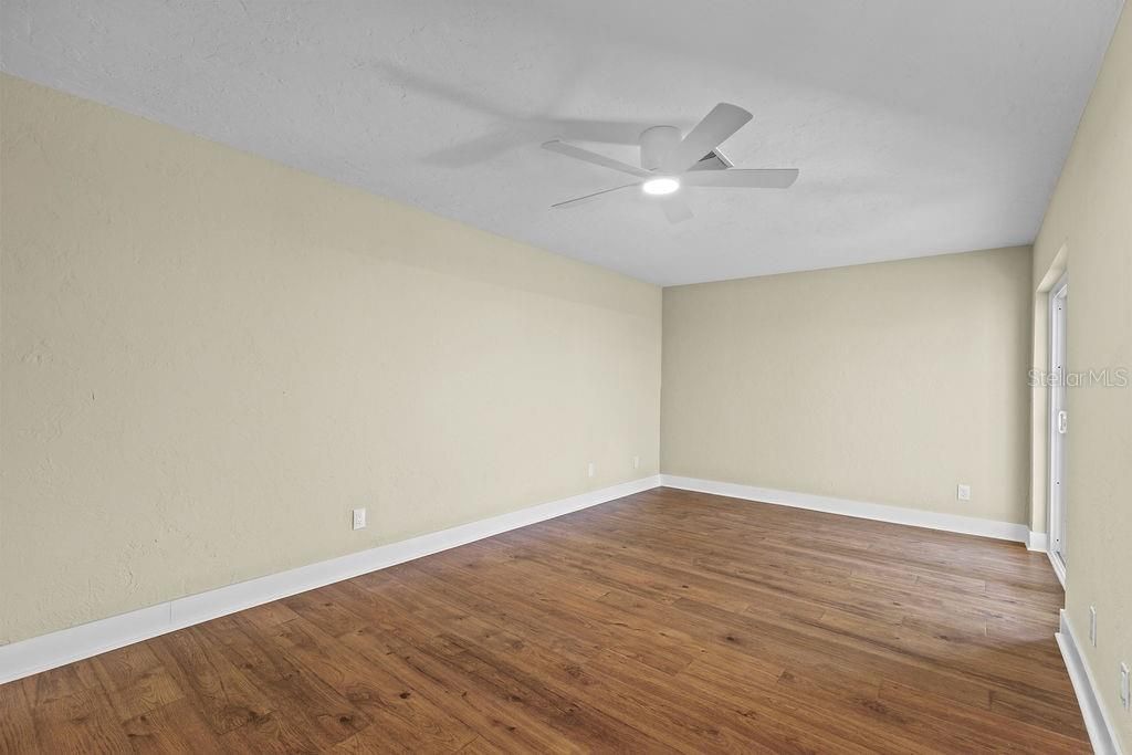 For Sale: $325,000 (2 beds, 2 baths, 1400 Square Feet)