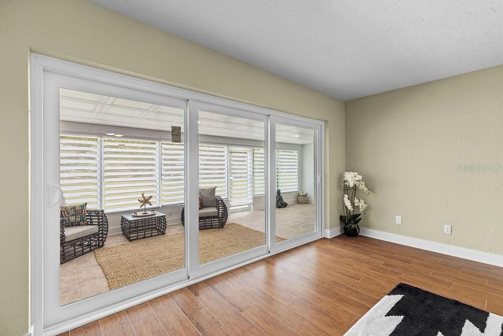 For Sale: $325,000 (2 beds, 2 baths, 1400 Square Feet)