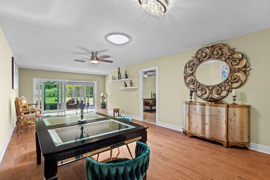 For Sale: $325,000 (2 beds, 2 baths, 1400 Square Feet)