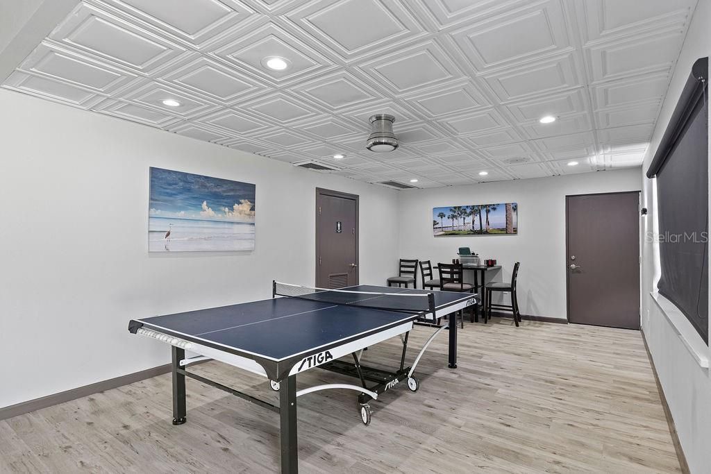 For Sale: $325,000 (2 beds, 2 baths, 1400 Square Feet)
