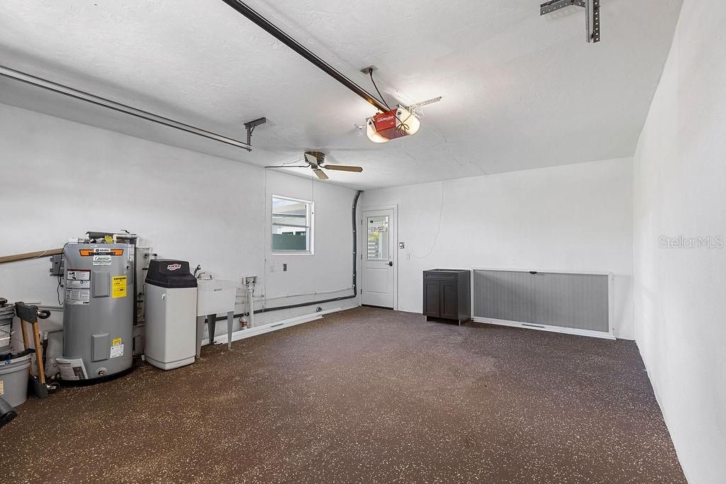 For Sale: $325,000 (2 beds, 2 baths, 1400 Square Feet)
