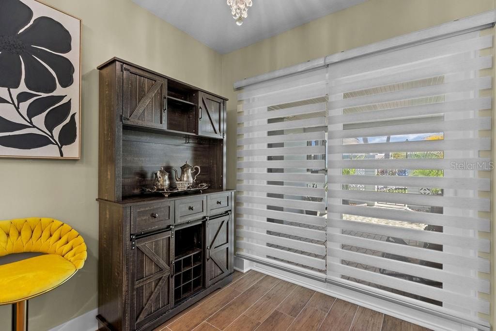 For Sale: $325,000 (2 beds, 2 baths, 1400 Square Feet)