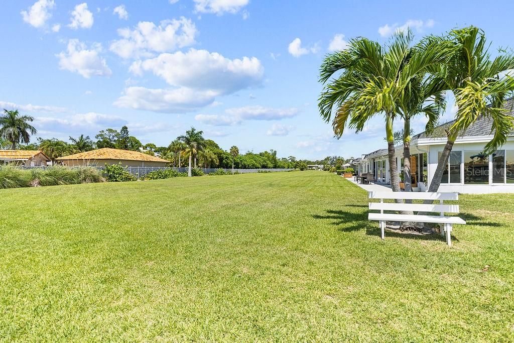 For Sale: $325,000 (2 beds, 2 baths, 1400 Square Feet)