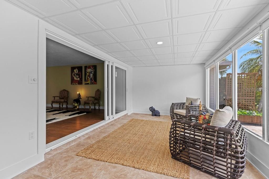 For Sale: $325,000 (2 beds, 2 baths, 1400 Square Feet)