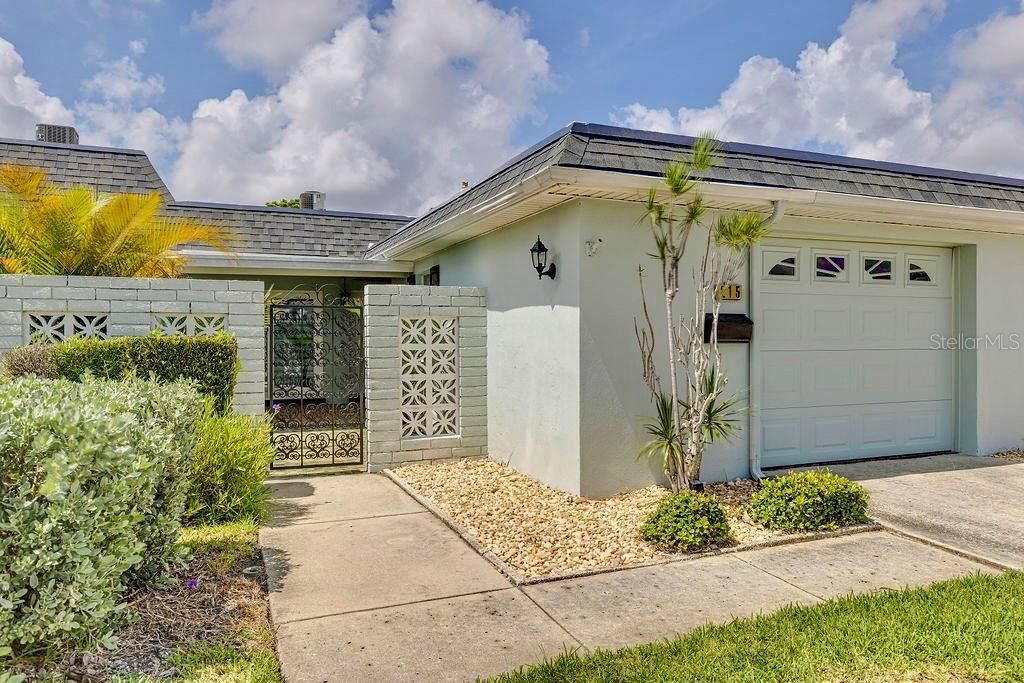 For Sale: $325,000 (2 beds, 2 baths, 1400 Square Feet)
