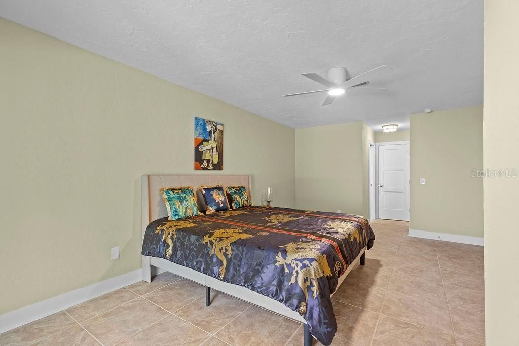 For Sale: $325,000 (2 beds, 2 baths, 1400 Square Feet)