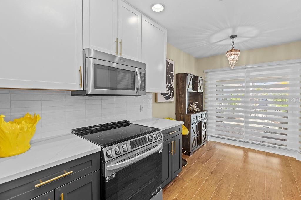 For Sale: $325,000 (2 beds, 2 baths, 1400 Square Feet)