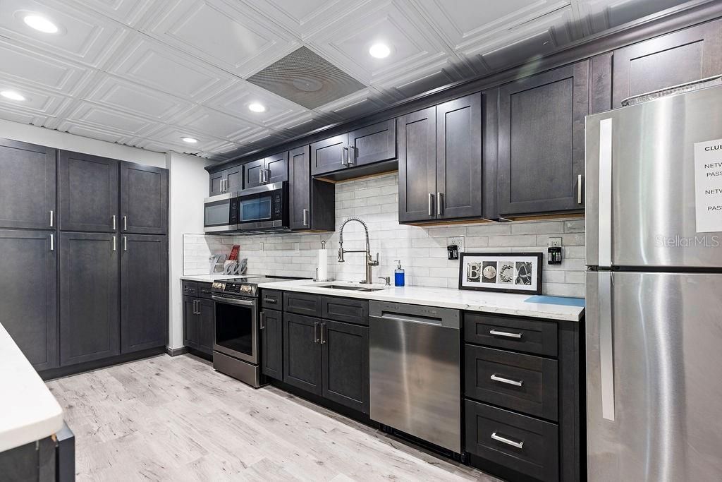 For Sale: $325,000 (2 beds, 2 baths, 1400 Square Feet)