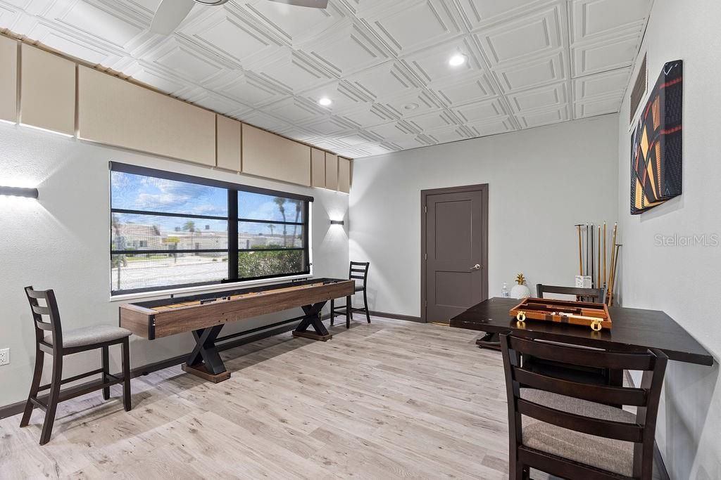 For Sale: $325,000 (2 beds, 2 baths, 1400 Square Feet)