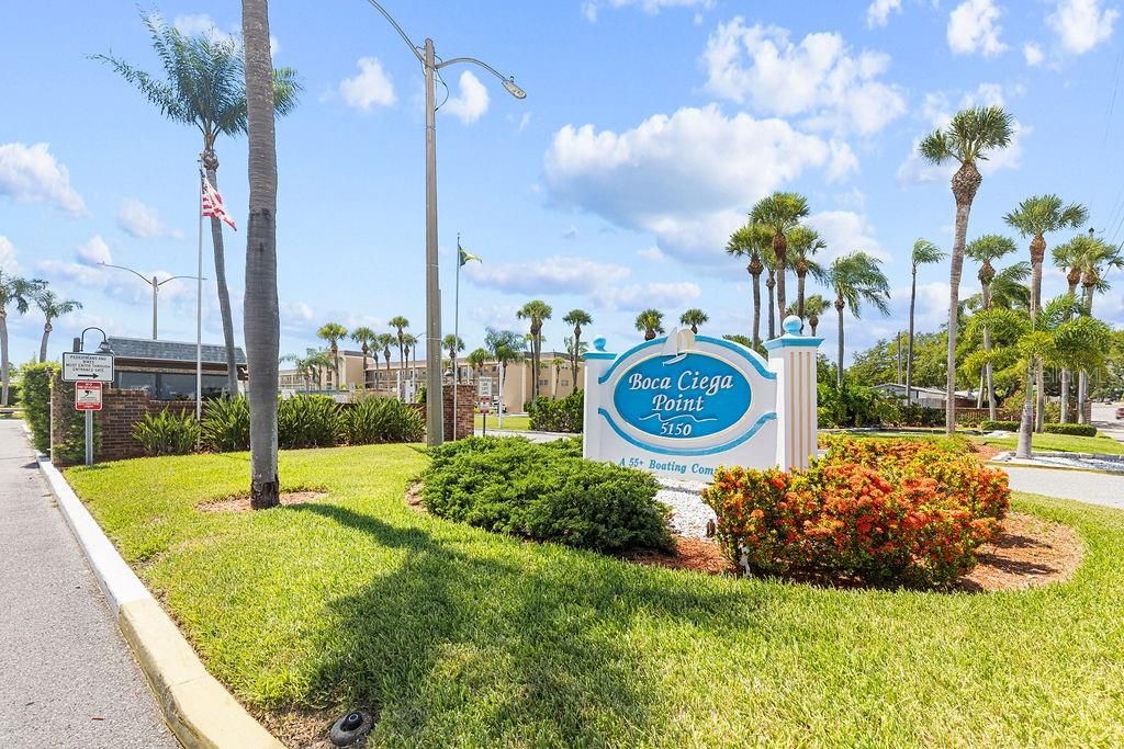 For Sale: $325,000 (2 beds, 2 baths, 1400 Square Feet)