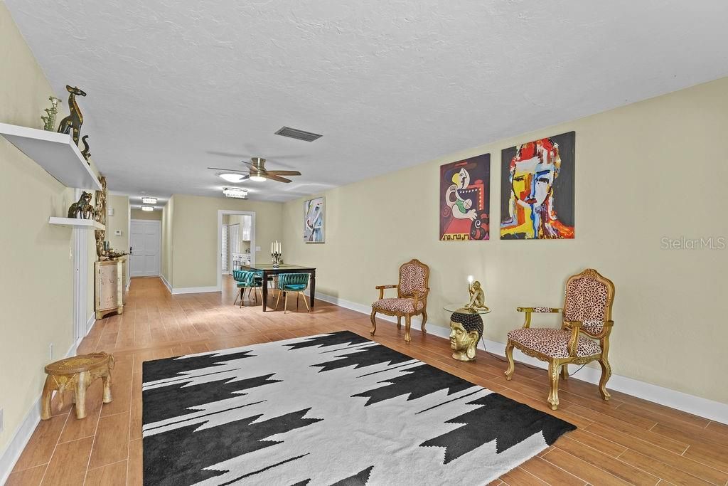 For Sale: $325,000 (2 beds, 2 baths, 1400 Square Feet)