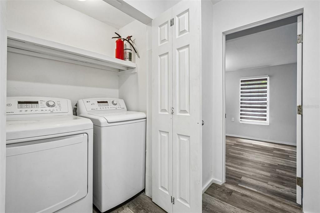 For Sale: $329,000 (3 beds, 2 baths, 1086 Square Feet)