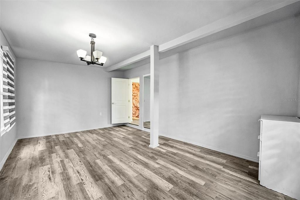 For Sale: $329,000 (3 beds, 2 baths, 1086 Square Feet)