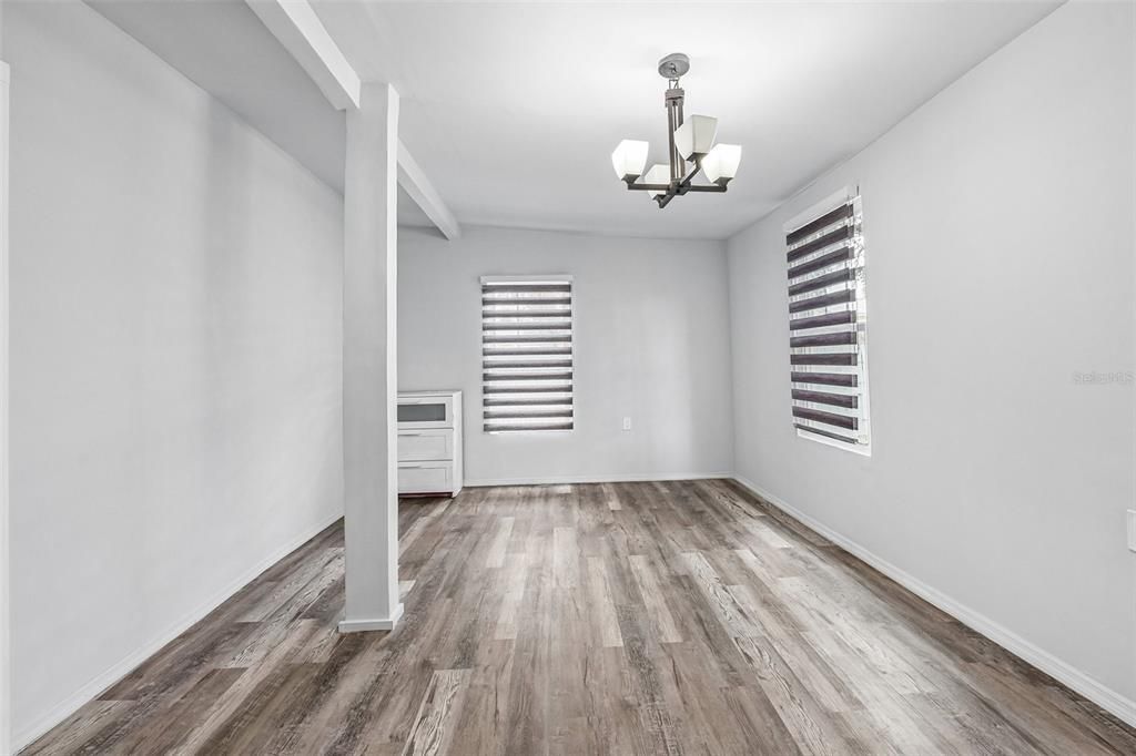 For Sale: $329,000 (3 beds, 2 baths, 1086 Square Feet)