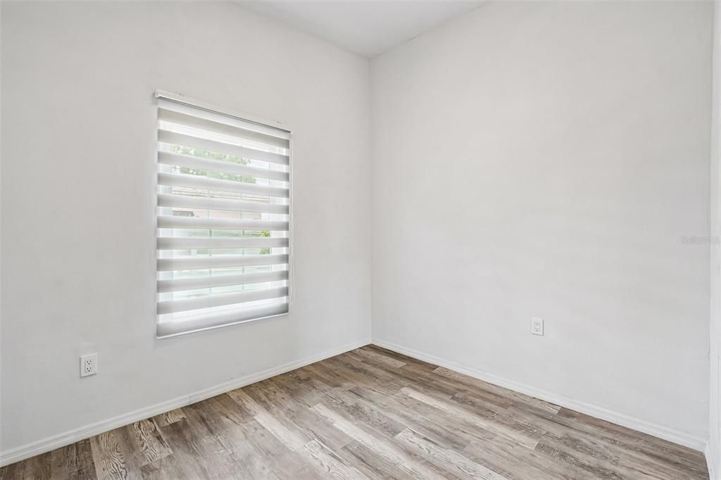 For Sale: $329,000 (3 beds, 2 baths, 1086 Square Feet)