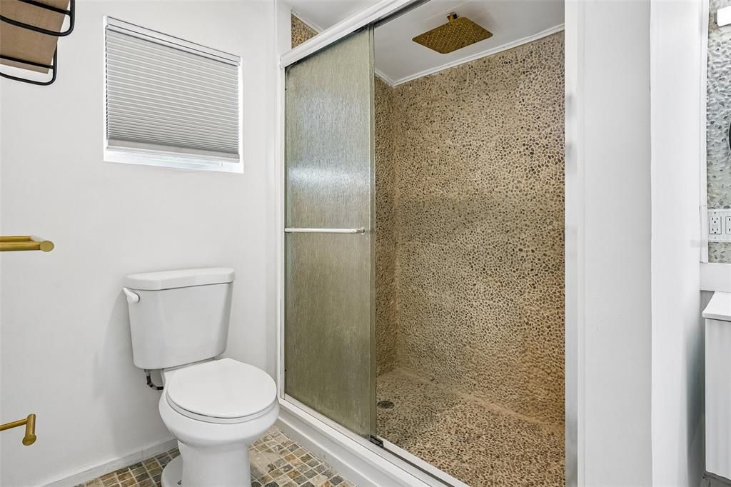 For Sale: $329,000 (3 beds, 2 baths, 1086 Square Feet)
