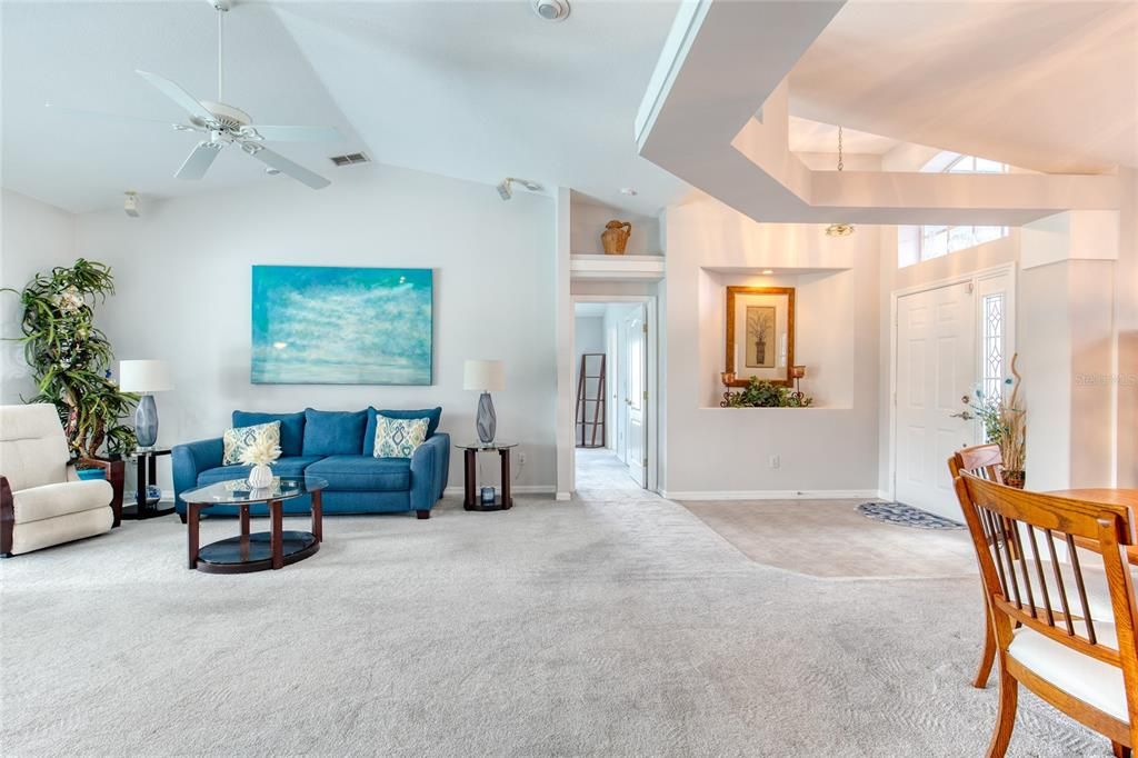 For Sale: $429,900 (3 beds, 2 baths, 1929 Square Feet)