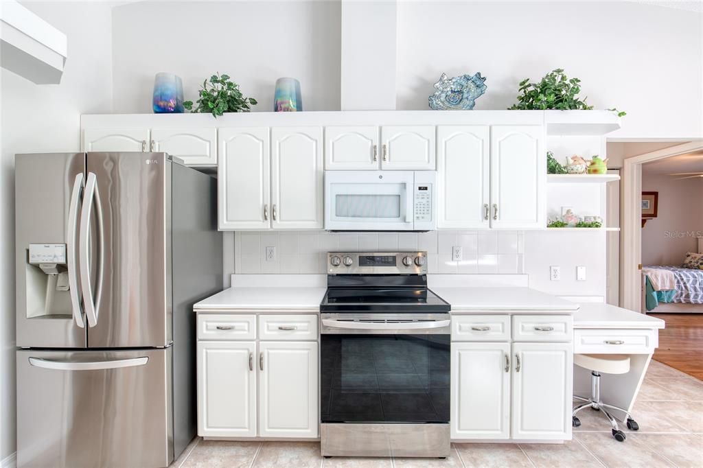 For Sale: $429,900 (3 beds, 2 baths, 1929 Square Feet)