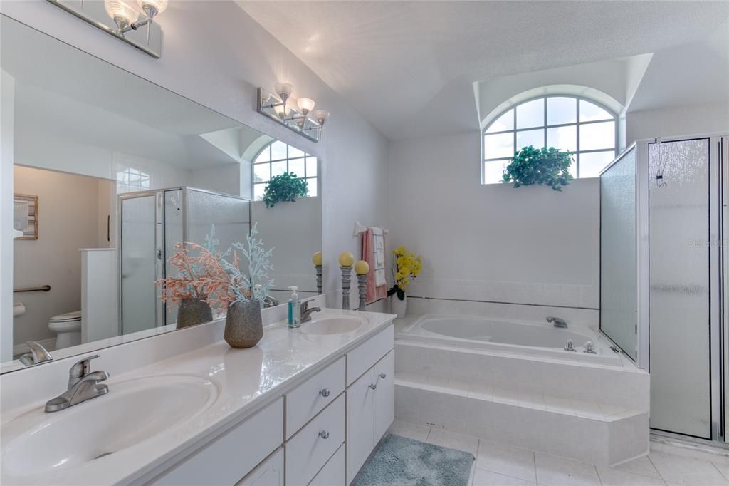For Sale: $429,900 (3 beds, 2 baths, 1929 Square Feet)
