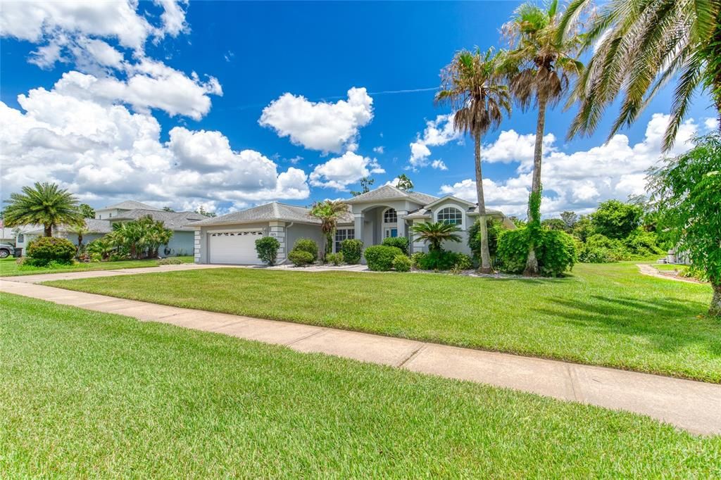 For Sale: $429,900 (3 beds, 2 baths, 1929 Square Feet)