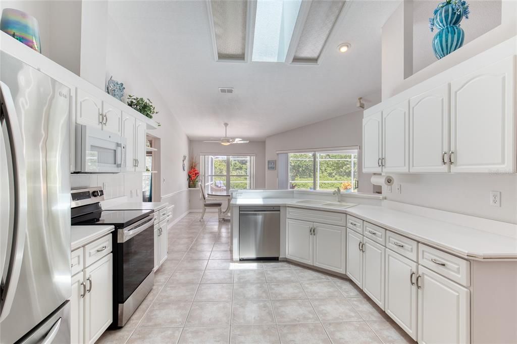 For Sale: $429,900 (3 beds, 2 baths, 1929 Square Feet)