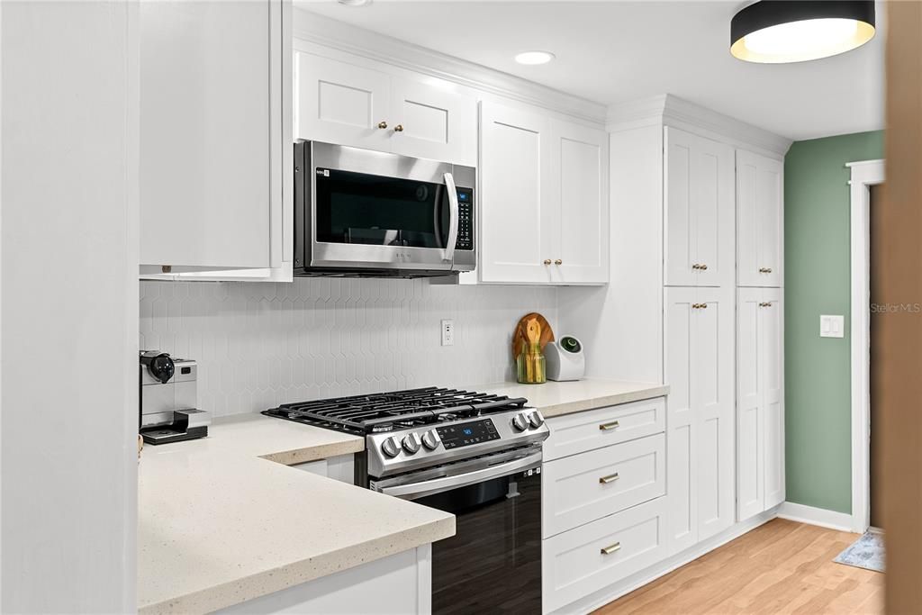 For Rent: $3,100 (2 beds, 2 baths, 1125 Square Feet)