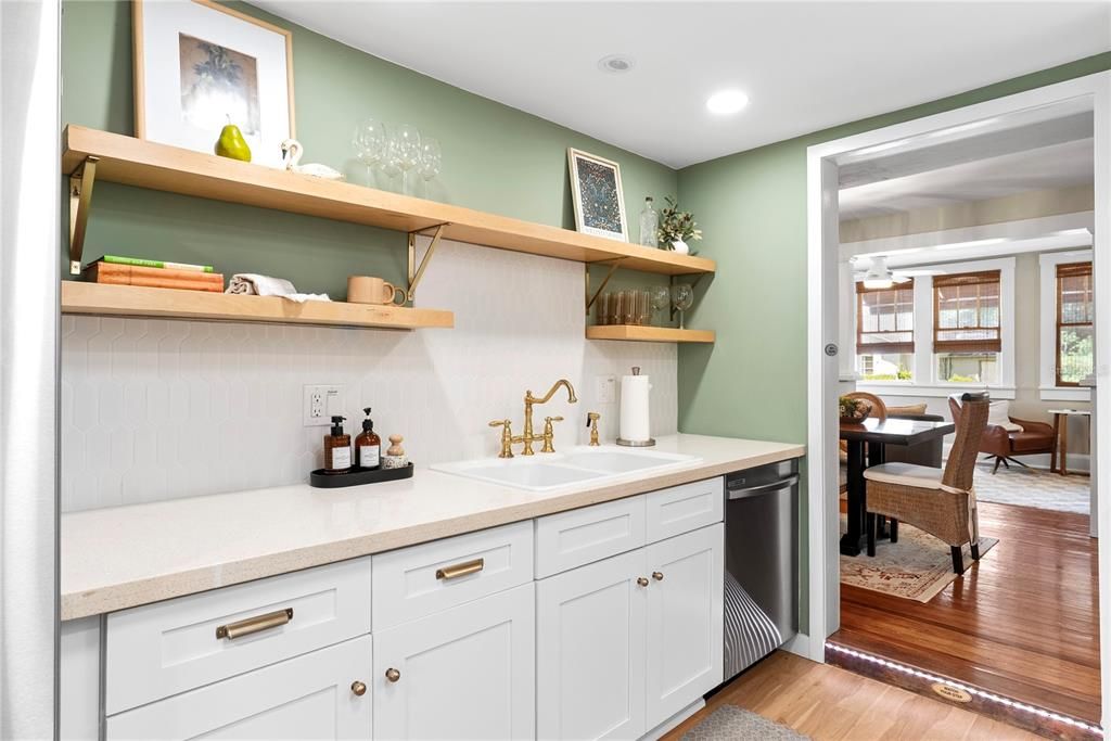 For Rent: $3,100 (2 beds, 2 baths, 1125 Square Feet)