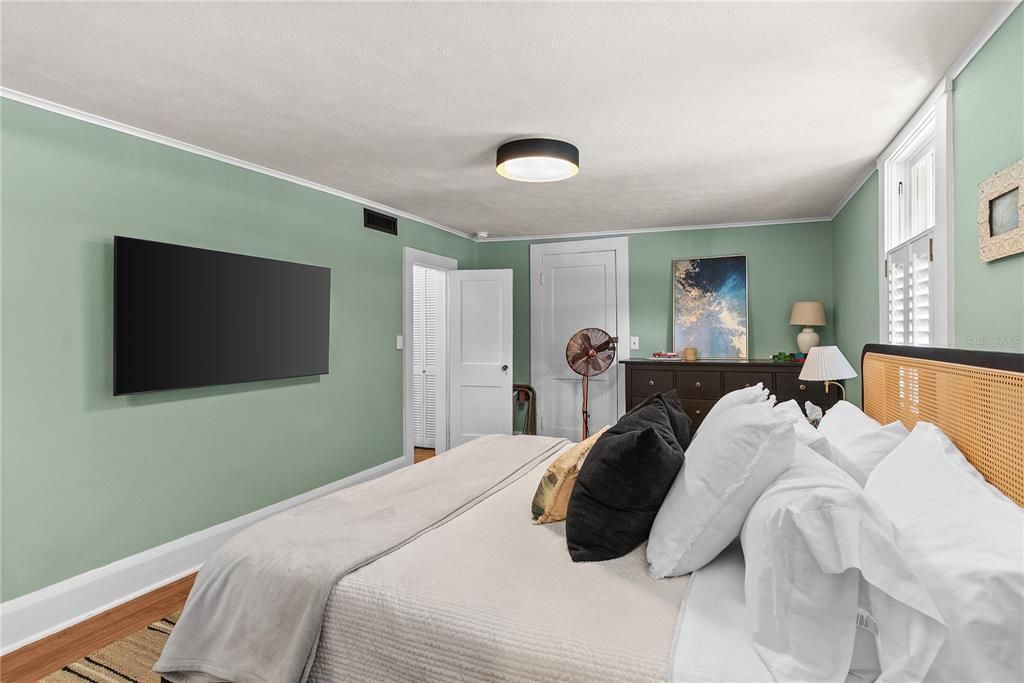 For Rent: $3,100 (2 beds, 2 baths, 1125 Square Feet)