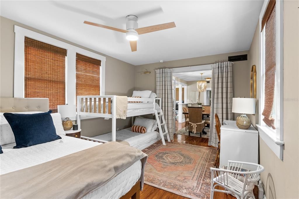 For Rent: $3,100 (2 beds, 2 baths, 1125 Square Feet)