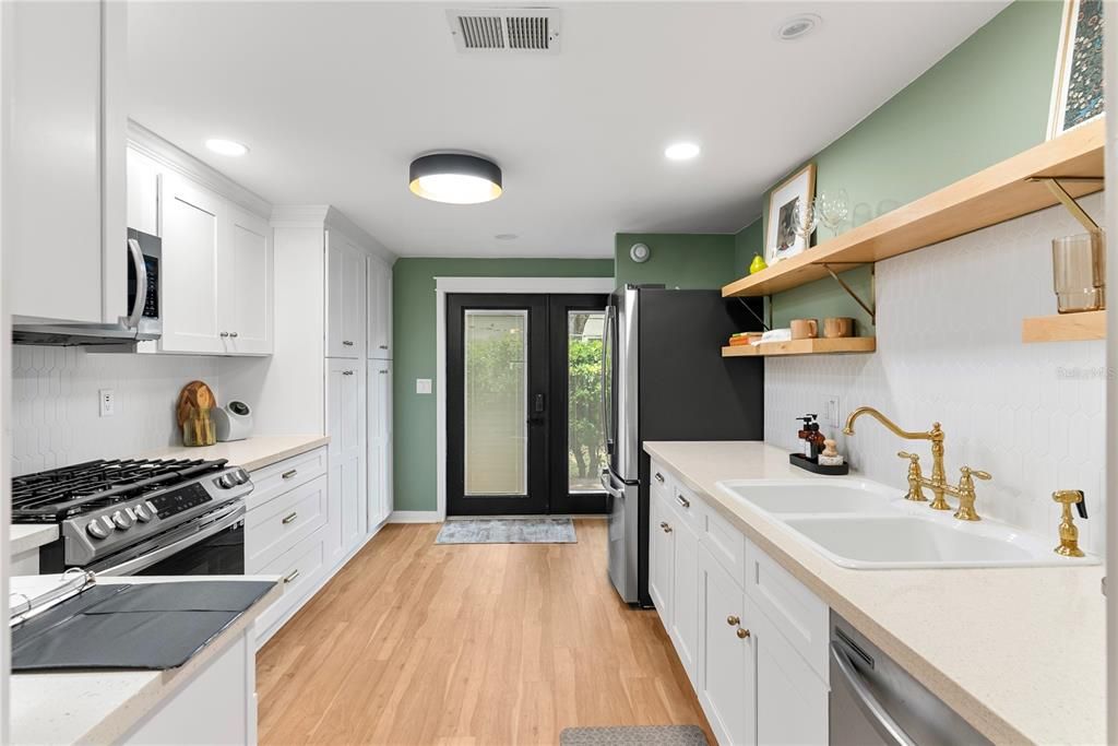 For Rent: $3,100 (2 beds, 2 baths, 1125 Square Feet)